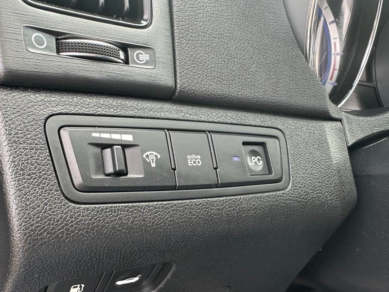 ɼ10
