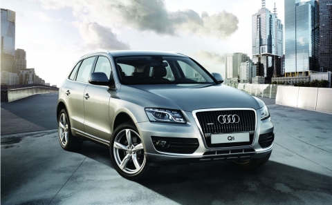 �ƿ�� �ڸ���, 2009 ������ͼ� �յΰ� '�� �ƿ�� Q5' ��¦ ����
