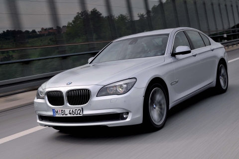 BMW �ڸ���, �� 740i ���