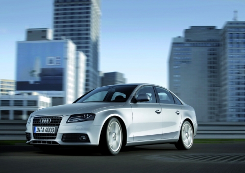 �ƿ�� �ڸ���, �� A4 2.0 TFSI ���