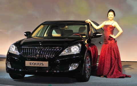 �ʴ��� ���Ÿ� ���� ���� '������(EQUUS)' ź��