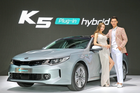 �����, 2016 �λ� �������ͼ� ��������K5 PHEV�� ���� ù ��