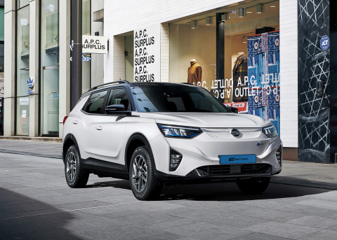 �ֿ��ڵ���, ù ��° ���� SUV ���ڶ��� �̸�ǡ� ���