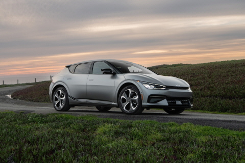 ��� EV6, �̱� IIHS �浹�򰡼� �ְ� ��� ȹ��